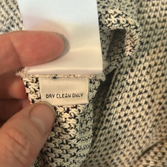 St. John knit skirt - Picture 7 of 8